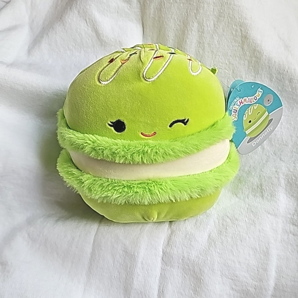 NEW Squishmallows Rare "Donnelly The Macaroon" Foodie Squad 7.5" Plush